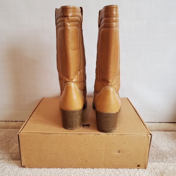 Groovy Boots: These boots are so 70s, they practically come with disco fever. - Picture 5 of 15